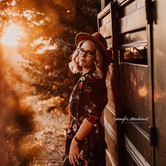 Meet your Posher, Jen - Picture 1 of 1